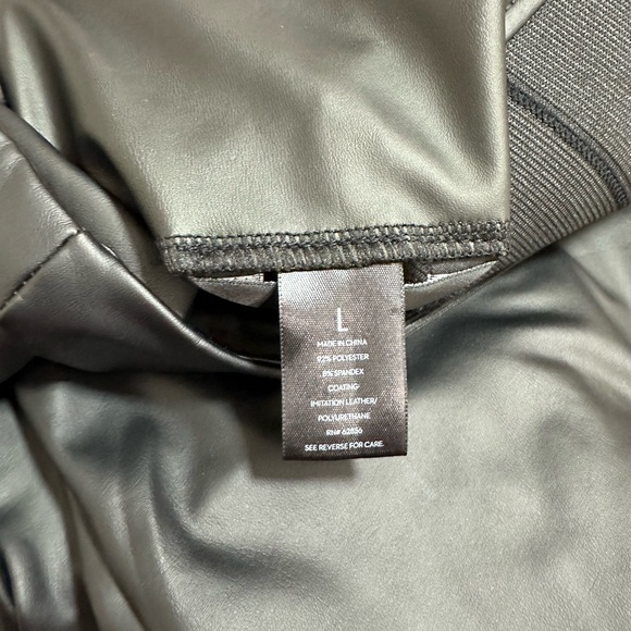 Vera Wang Faux Leather Leggings - Picture 5 of 5